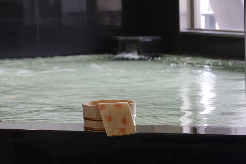 Natural Hot Spring Midosuji Hotel Osaka Buitenkant foto
